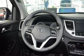 2015款现代全新途胜1.6T双离合两驱智能型