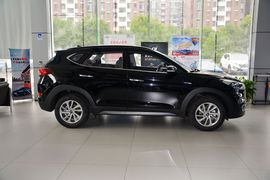 2015款现代全新途胜1.6T双离合两驱智能型