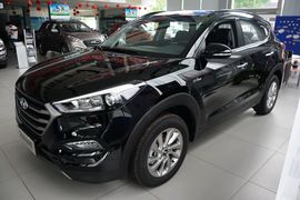 2015款现代全新途胜1.6T双离合两驱智能型