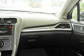 2013款福特蒙迪欧2.0L