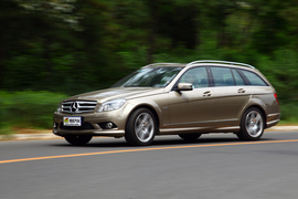 2010款奔驰C级旅行车试驾