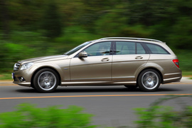 2010款奔驰C级旅行车试驾