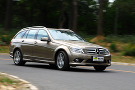 2010款奔驰C级旅行车试驾