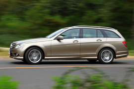 2010款奔驰C级旅行车试驾