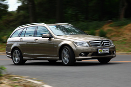 2010款奔驰C级旅行车试驾