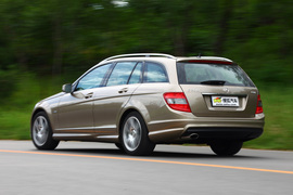 2010款奔驰C级旅行车试驾