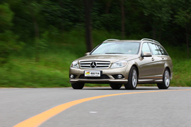 2010款奔驰C级旅行车试驾