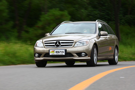 2010款奔驰C级旅行车试驾