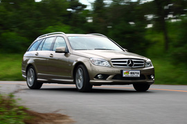 2010款奔驰C级旅行车试驾