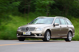 2010款奔驰C级旅行车试驾