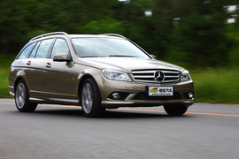 2010款奔驰C级旅行车试驾