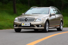 2010款奔驰C级旅行车试驾