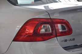 2011款大众宝来1.6L手动舒适型(EA111)
