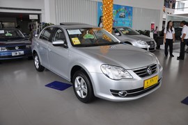 2011款大众宝来1.6L手动舒适型(EA111)