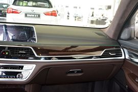 2016款宝马740Li豪华型