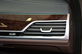 2016款宝马740Li豪华型