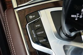 2016款宝马740Li豪华型