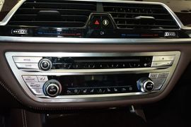 2016款宝马740Li豪华型