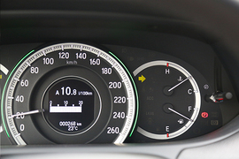 2016款本田雅阁行车使用电子手刹实验