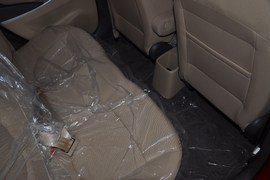 2010款现代瑞纳1.4GLS自动豪华型
