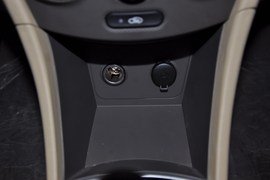 2010款现代瑞纳1.4GLS自动豪华型