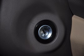 2010款现代瑞纳1.4GLS自动豪华型