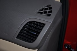 2010款现代瑞纳1.4GLS自动豪华型