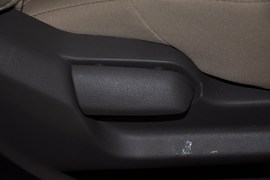 2010款现代瑞纳1.4GLS自动豪华型