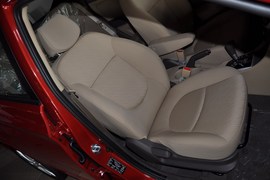 2010款现代瑞纳1.4GLS自动豪华型