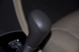 2010款现代瑞纳1.4GLS自动豪华型