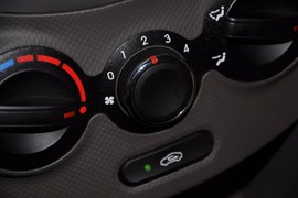 2010款现代瑞纳1.4GLS自动豪华型