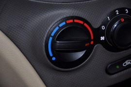 2010款现代瑞纳1.4GLS自动豪华型