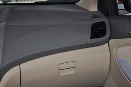 2010款现代瑞纳1.4GLS自动豪华型