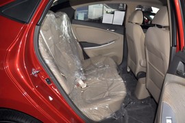 2010款现代瑞纳1.4GLS自动豪华型