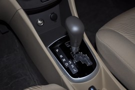 2010款现代瑞纳1.4GLS自动豪华型