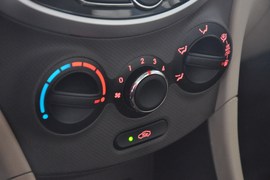2010款现代瑞纳1.4GLS自动豪华型