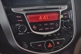 2010款现代瑞纳1.4GLS自动豪华型
