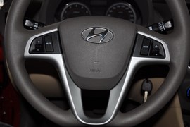 2010款现代瑞纳1.4GLS自动豪华型