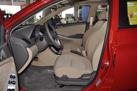 2010款现代瑞纳1.4GLS自动豪华型