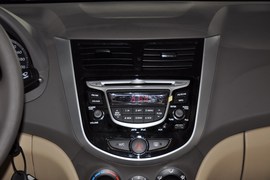 2010款现代瑞纳1.4GLS自动豪华型