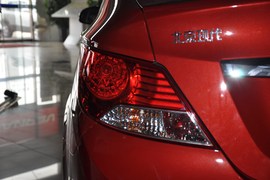 2010款现代瑞纳1.4GLS自动豪华型