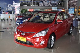 2010款现代瑞纳1.4GLS自动豪华型