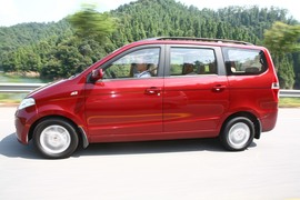 2010款五菱宏光1.4豪华型试驾