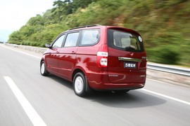 2010款五菱宏光1.4豪华型试驾