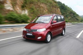 2010款五菱宏光1.4豪华型试驾