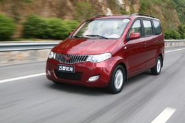 2010款五菱宏光1.4豪华型试驾