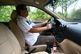 2010款五菱宏光1.4豪华型试驾