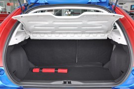 2011款雪铁龙世嘉两厢1.6L自动炫雅型