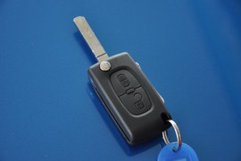 2011款雪铁龙世嘉两厢1.6L自动炫雅型