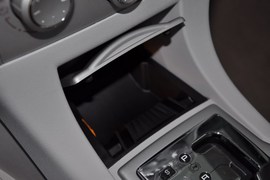 2011款雪铁龙世嘉两厢1.6L自动炫雅型